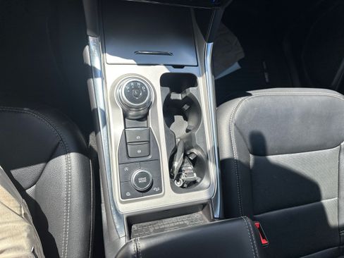 Used 2024 Ford Explorer Limited AWD/4WD image 15