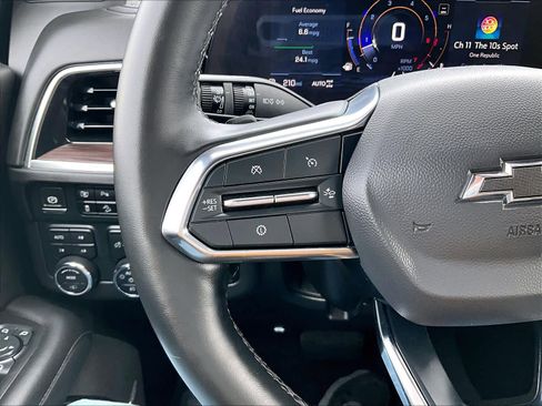 Used 2025 Chevrolet Suburban Z71 w/ Z71 Off-Road Package image 24