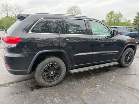 Used 2019 Jeep Grand Cherokee Laredo w/ Security & Convenience Group AWD/4WD image 3