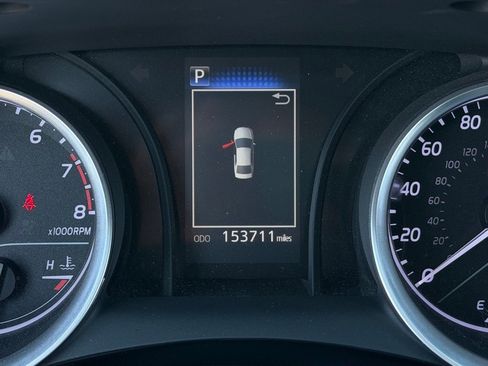 Used 2022 Toyota Camry LE image 11
