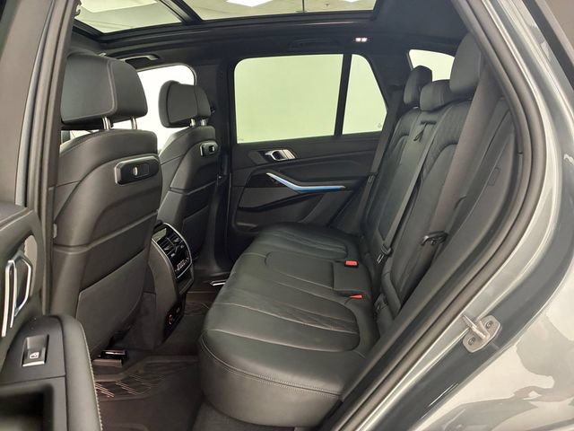 Used 2025 BMW X5 xDrive50e AWD/4WD image 18