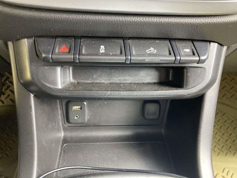 Used 2016 Chevrolet Colorado LT w/ LT Convenience Package AWD/4WD image 16