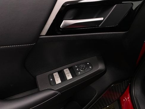 New 2025 Mitsubishi Outlander SE image 32