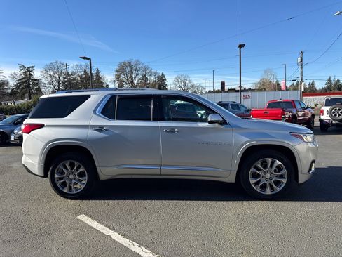 Used 2018 Chevrolet Traverse Premier image 13