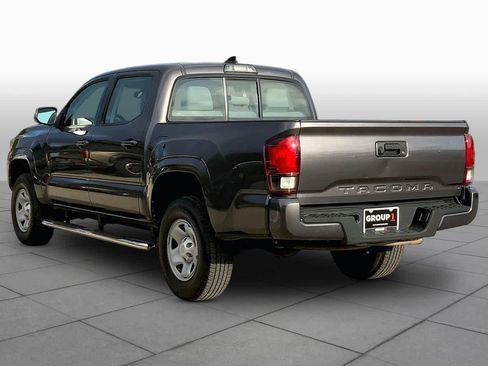 Used 2018 Toyota Tacoma SR w/ SR Convenience Package RWD image 11