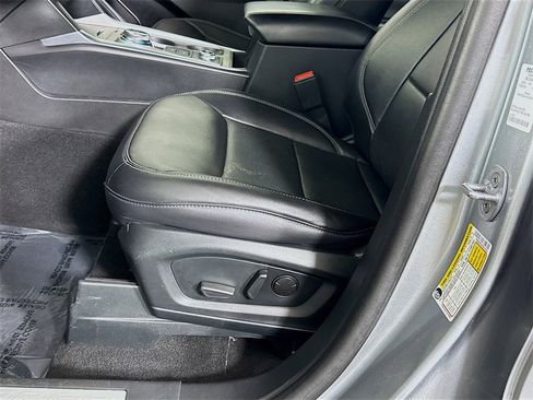 Used 2024 Ford Explorer Limited image 24