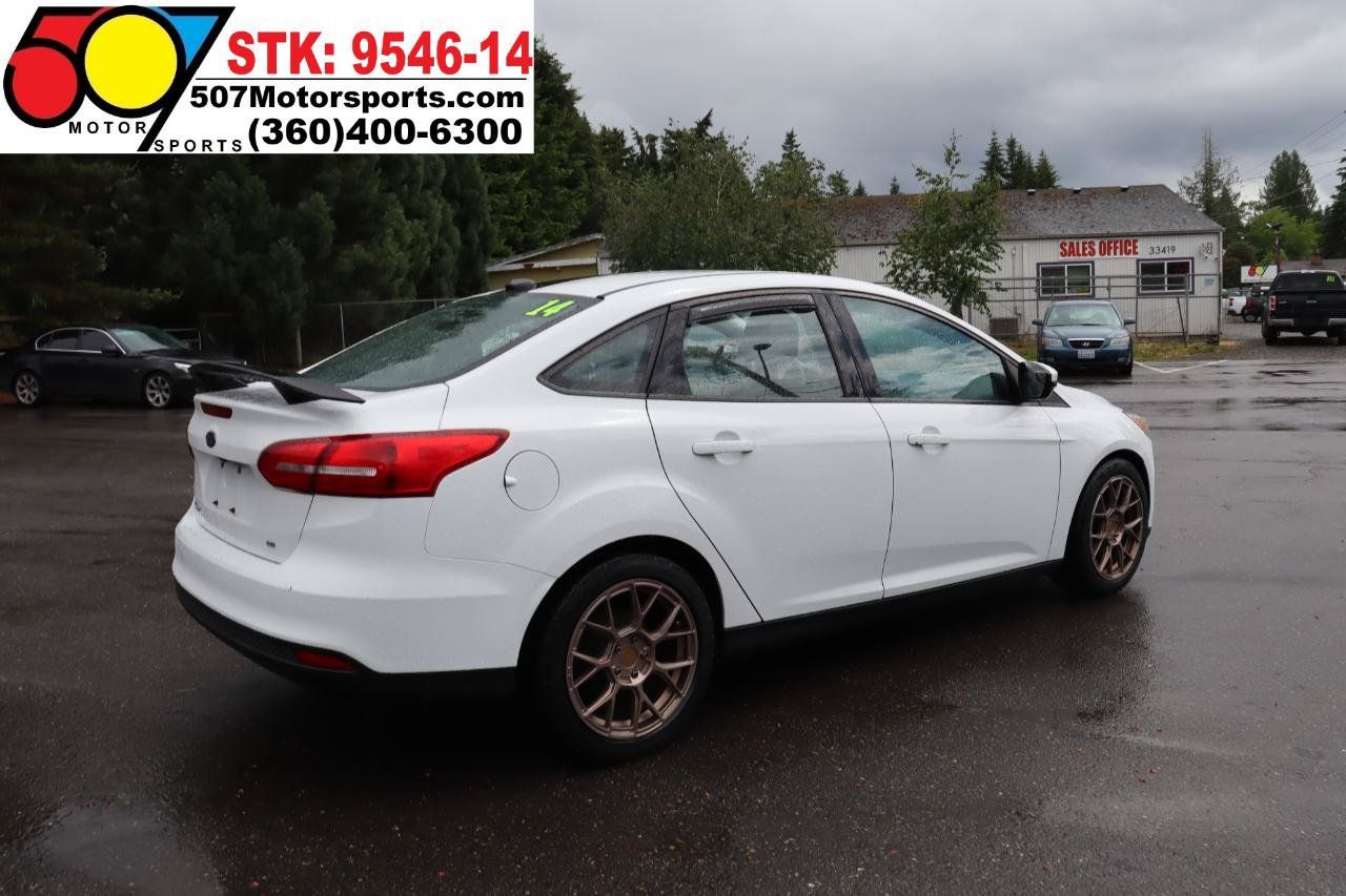 Used 2017 Ford Focus SE FWD image 5