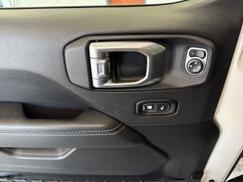 Used 2021 Jeep Wrangler Unlimited Sahara AWD/4WD image 23