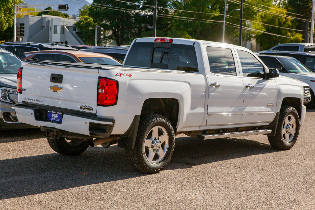 Used 2015 Chevrolet Silverado 2500 High Country w/ High Country Premium Package AWD/4WD image 4