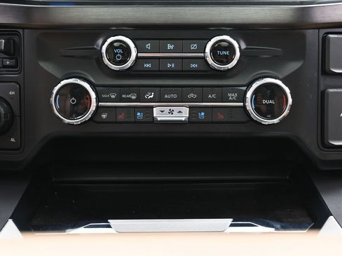 Used 2023 Ford F250 Lariat w/ Lariat Ultimate Package AWD/4WD image 38