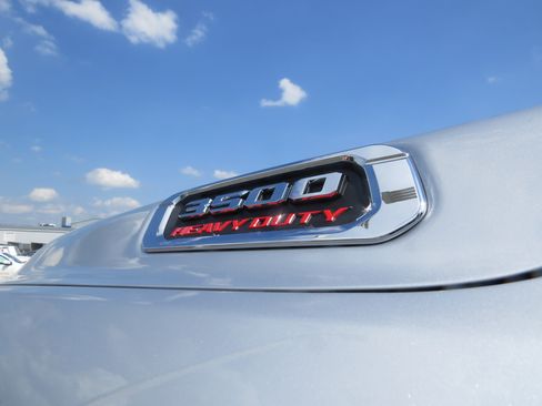 New 2026 RAM 3500 Big Horn AWD/4WD image 16