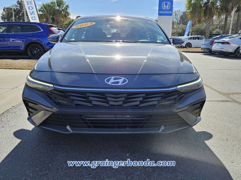 Used 2024 Hyundai Elantra SEL image 8