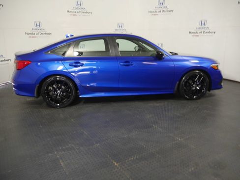 Used 2023 Honda Civic Sport image 3