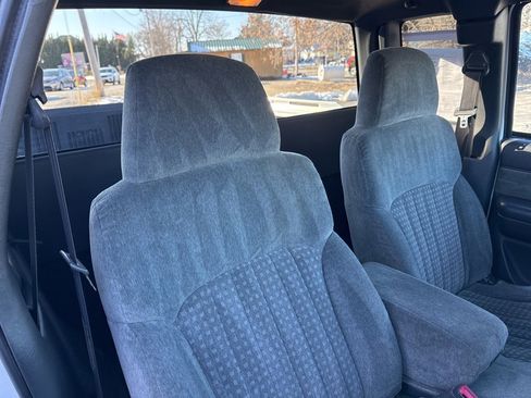 Used 2002 Chevrolet S10 Pickup LS w/ LS Preferred Equipment Group image 14