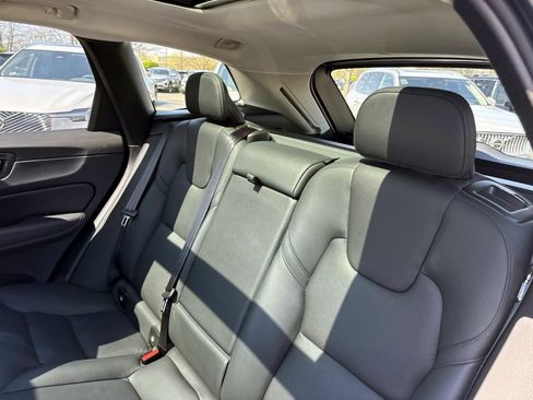 Used 2023 Volvo XC60 B5 Plus w/ Climate Package AWD/4WD image 25