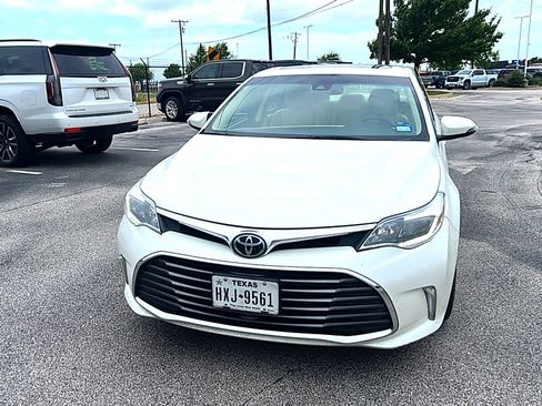 Used 2016 Toyota Avalon Limited w/ Toyota Safety Sense Package FWD image 3