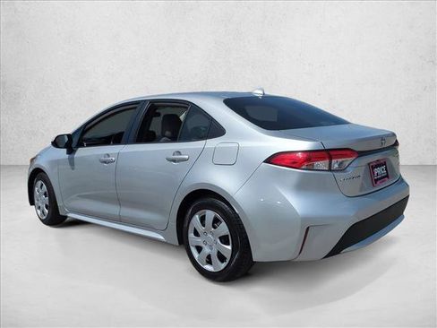 Used 2022 Toyota Corolla LE FWD image 8