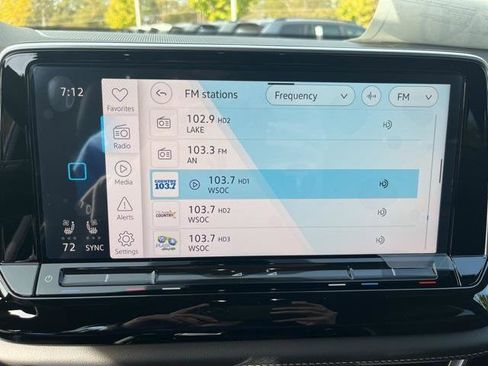 Certified 2025 Volkswagen Atlas Cross Sport SEL R-Line image 33