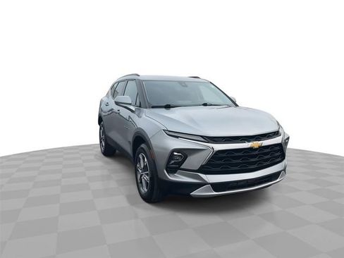 Used 2023 Chevrolet Blazer LT w/ Convenience Package image 2