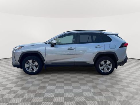 Used 2025 Toyota RAV4 XLE AWD/4WD image 4