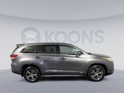 Used 2019 Toyota Highlander XLE image 8
