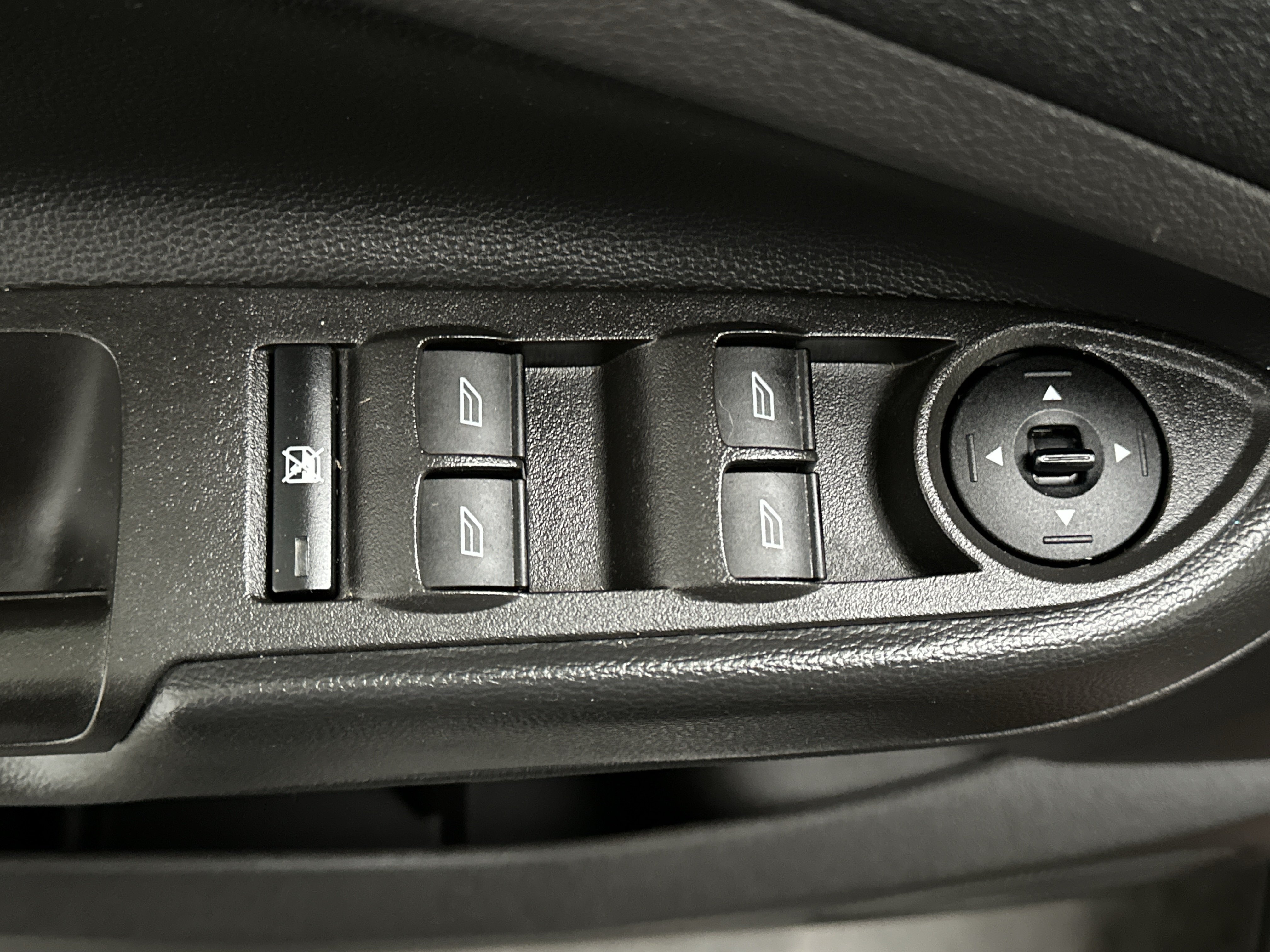 Used 2018 Ford Escape S FWD image 17
