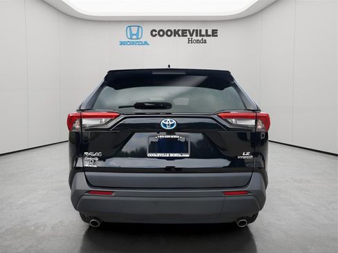 Used 2021 Toyota RAV4 LE image 5