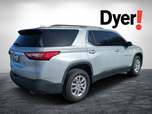 Used 2021 Chevrolet Traverse LT FWD image 3