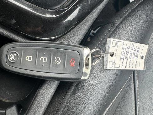 Used 2017 Ford Focus Titanium image 32