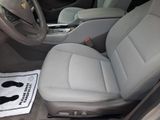 Used 2018 Chevrolet Malibu LT image 2