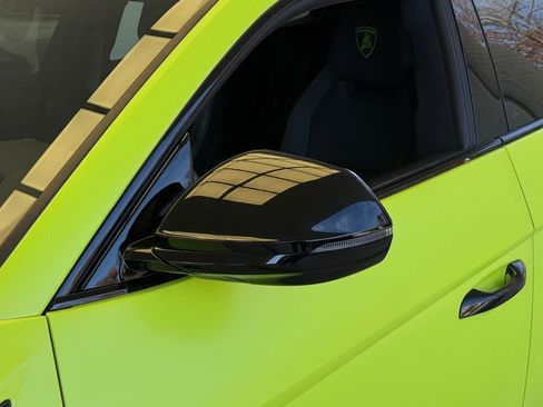 Used 2022 Lamborghini Urus image 9