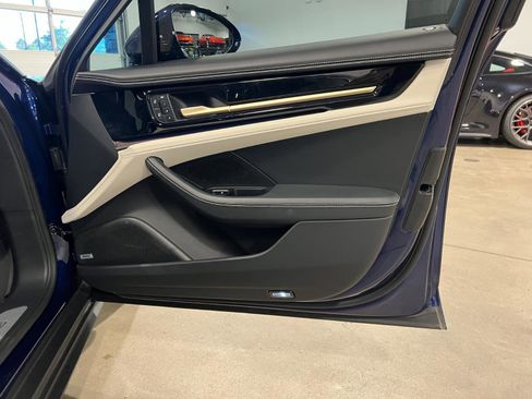 Used 2024 Porsche Panamera 4 image 42