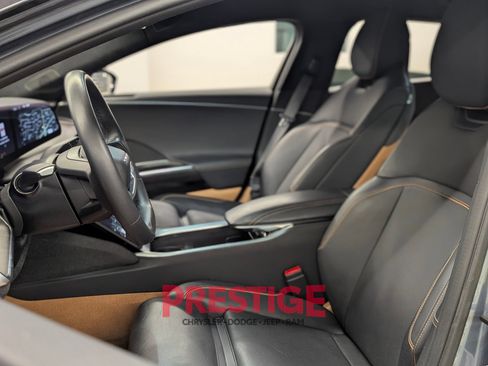 Used 2025 Lucid Air Touring AWD/4WD image 30