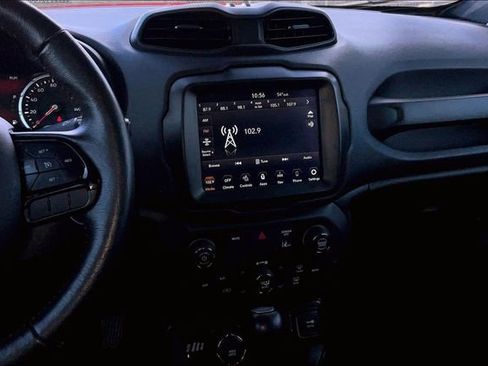 Used 2022 Jeep Renegade Latitude w/ Convenience Group AWD/4WD image 6
