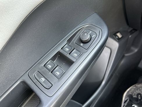 Certified 2023 Volkswagen Taos SE w/ Black Wheel Package image 20