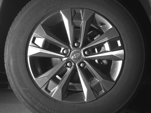 Used 2025 Chevrolet Equinox LT FWD image 13