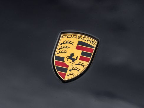 Certified 2023 Porsche Macan AWD/4WD image 17