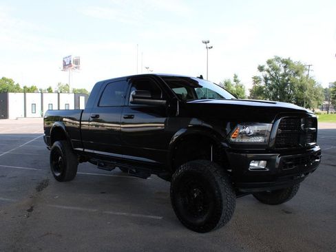 Used 2017 RAM 2500 Laramie w/ Sport Appearance Group AWD/4WD image 4