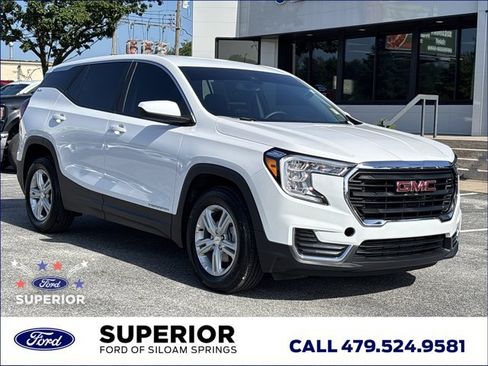 Used 2024 GMC Terrain SLE FWD image 1