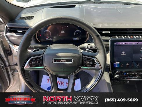 Used 2024 Jeep Grand Cherokee L Overland w/ Advanced Protech Group III AWD/4WD image 8