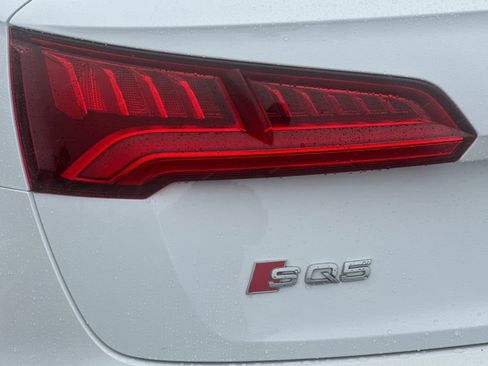 Used 2018 Audi SQ5 Premium Plus w/ Navigation Package image 27