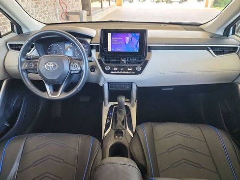 Used 2023 Toyota Corolla Cross LE FWD image 14