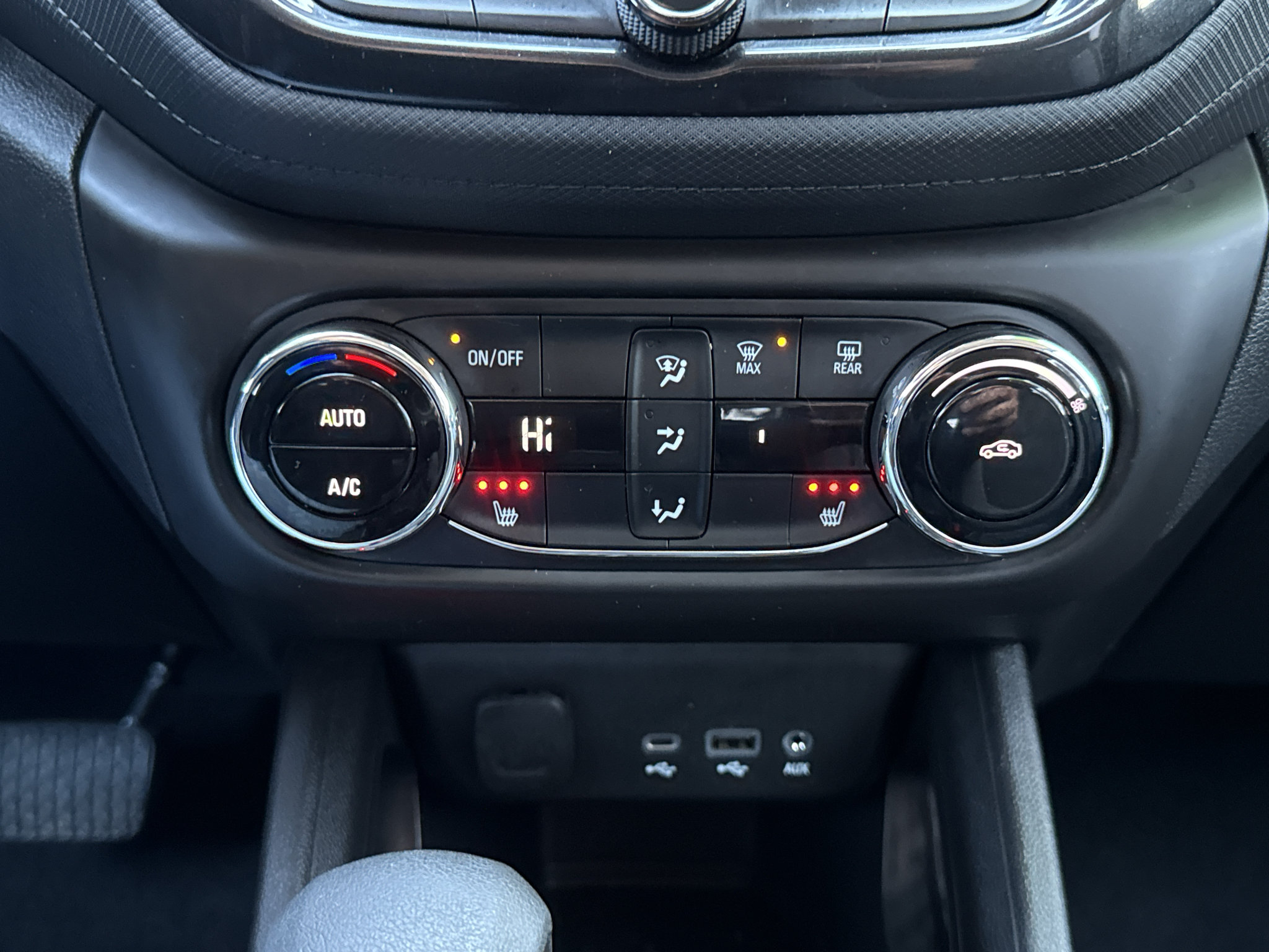 Used 2023 Chevrolet TrailBlazer LT w/ Convenience Package FWD image 25