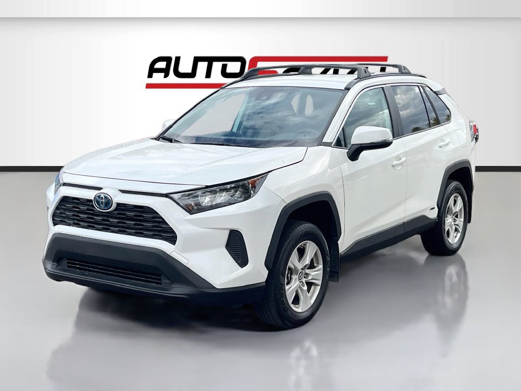 Used 2021 Toyota RAV4 LE AWD/4WD image 3