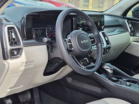 Certified 2023 Kia Sorento S w/ Panoramic Sunroof Package image 2