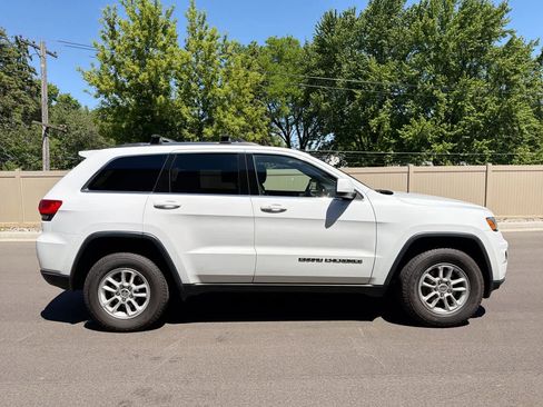 Used 2018 Jeep Grand Cherokee Laredo AWD/4WD image 14