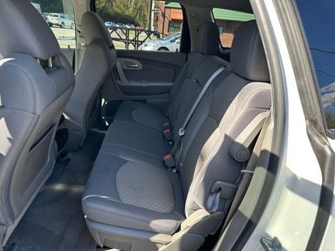 Used 2011 Chevrolet Traverse LS image 10