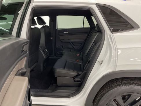 Used 2023 Volkswagen Atlas Cross Sport SE w/ Black Wheel Package image 8