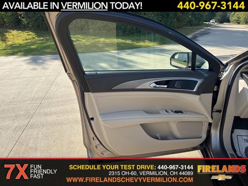 Used 2018 Lincoln MKZ Premiere image 9