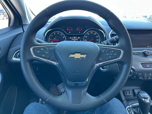 Used 2019 Chevrolet Cruze LT w/ Convenience Package image 8